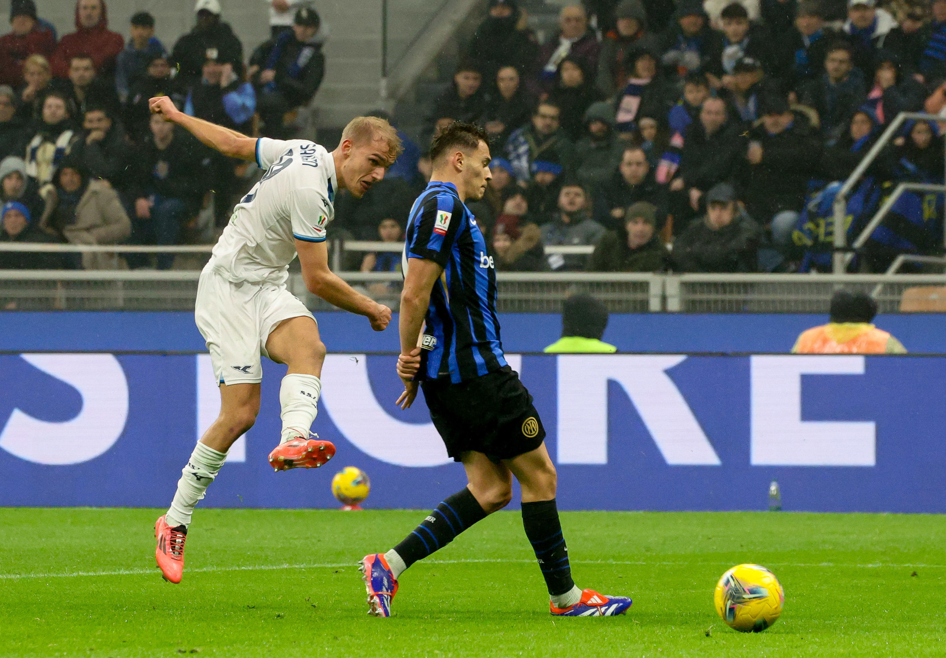 开云体育官网-激战继续，意大利国米绝地反击夺魁的简单介绍