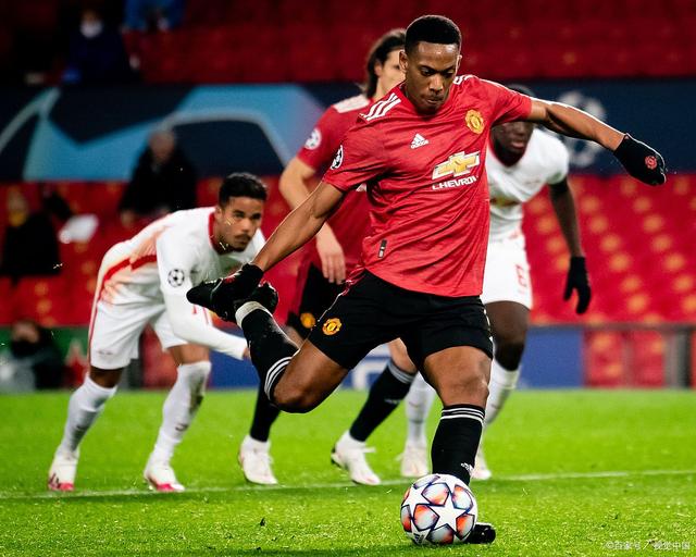 开云体育网页版入口-沙尔克防线失守，主场难守擂