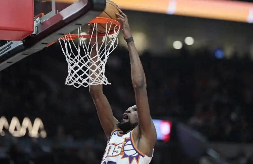 灰熊队员奋力反扑，扭转失败