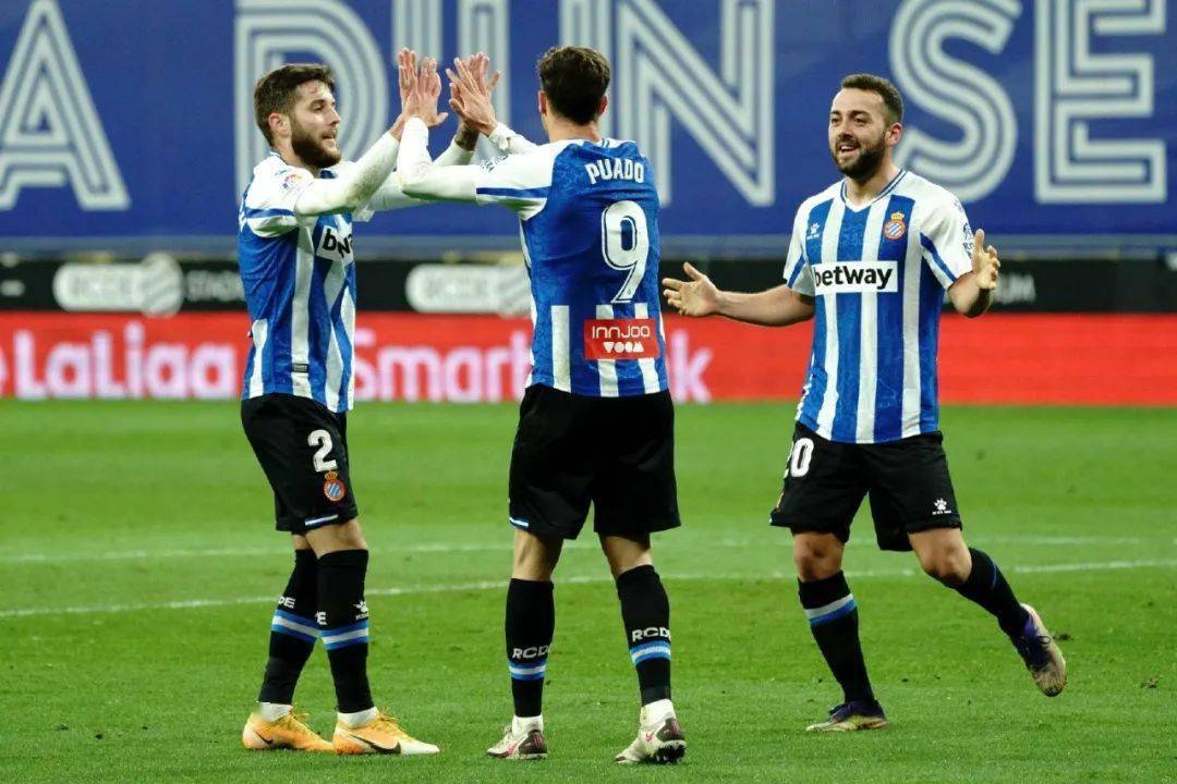 阿尔梅里亚与莱加内斯争夺胜利，引人瞩目