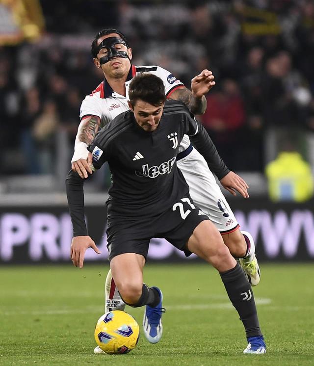 开云体育官网入口-尤文图斯战胜对手保持领先地位