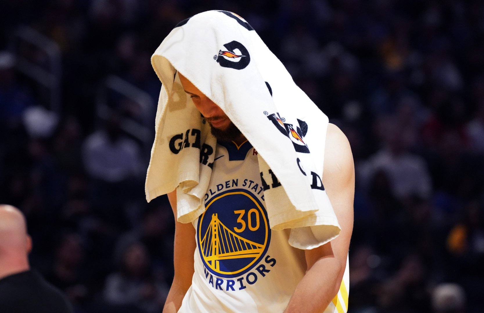 包含勇士队连胜开局，库里状态回勇再现巅峰的词条