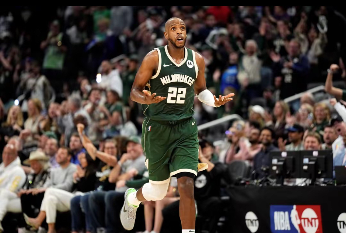 开云体育官方入口-雄鹿主帅高度赞扬米德尔顿在比赛中的表现