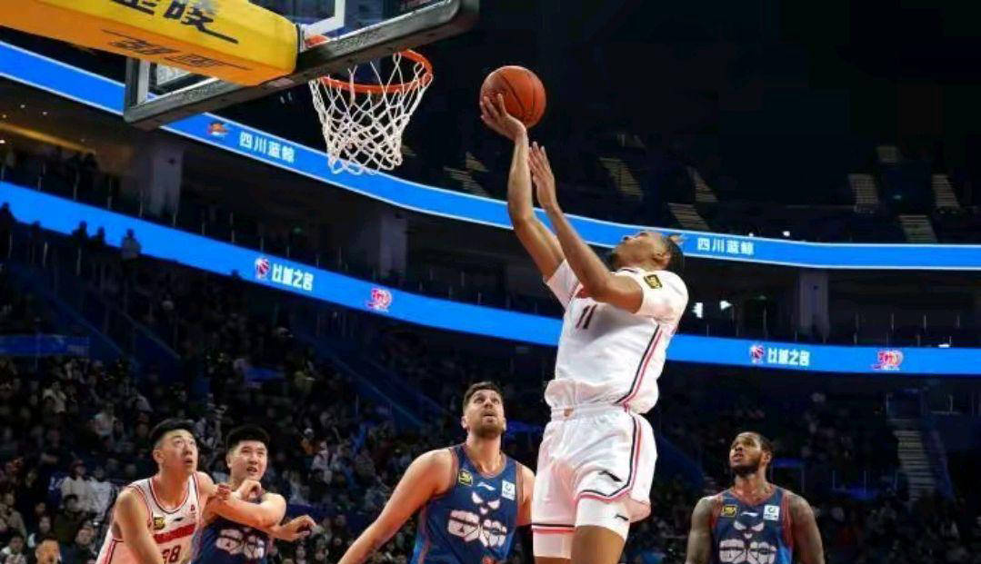 开云体育直播-球员在比赛中展现出闪光的篮球技艺