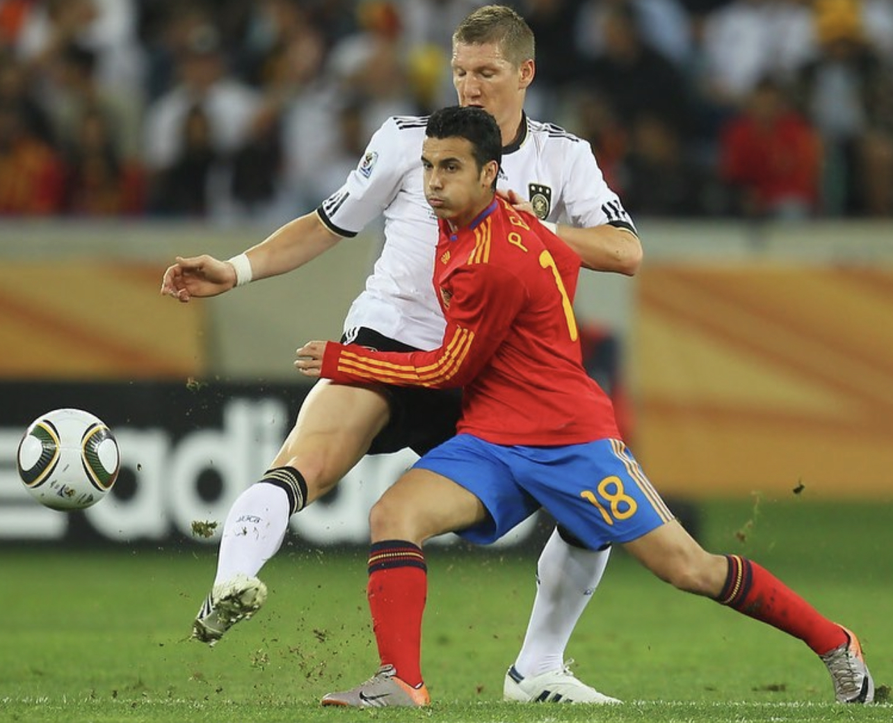 马德里竞技前锋在国家队踢破门荒