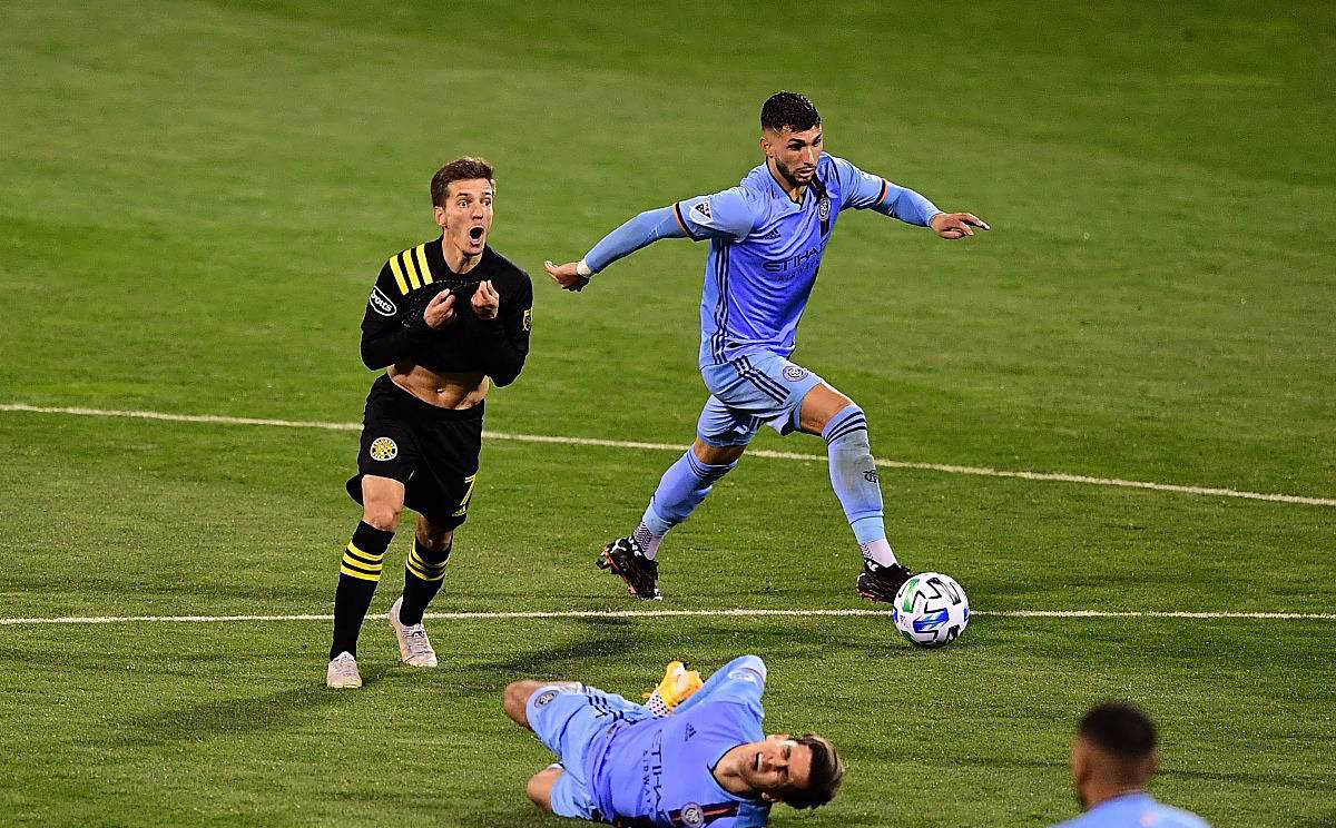 开云体育app下载-发挥低迷，球员遭遇被替换下场困扰