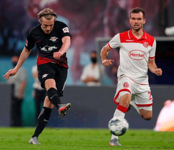 关于沃尔夫斯堡主场迎战狂胜，表现抢眼的信息