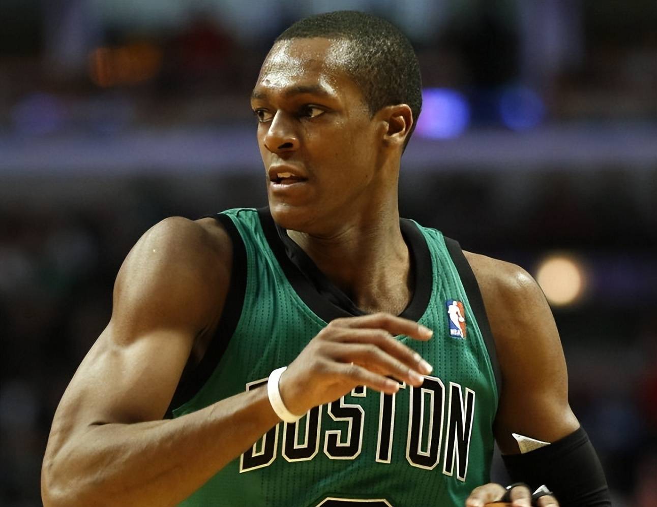 包含NBA联盟安全顾问谈保护球员安全重要性的词条