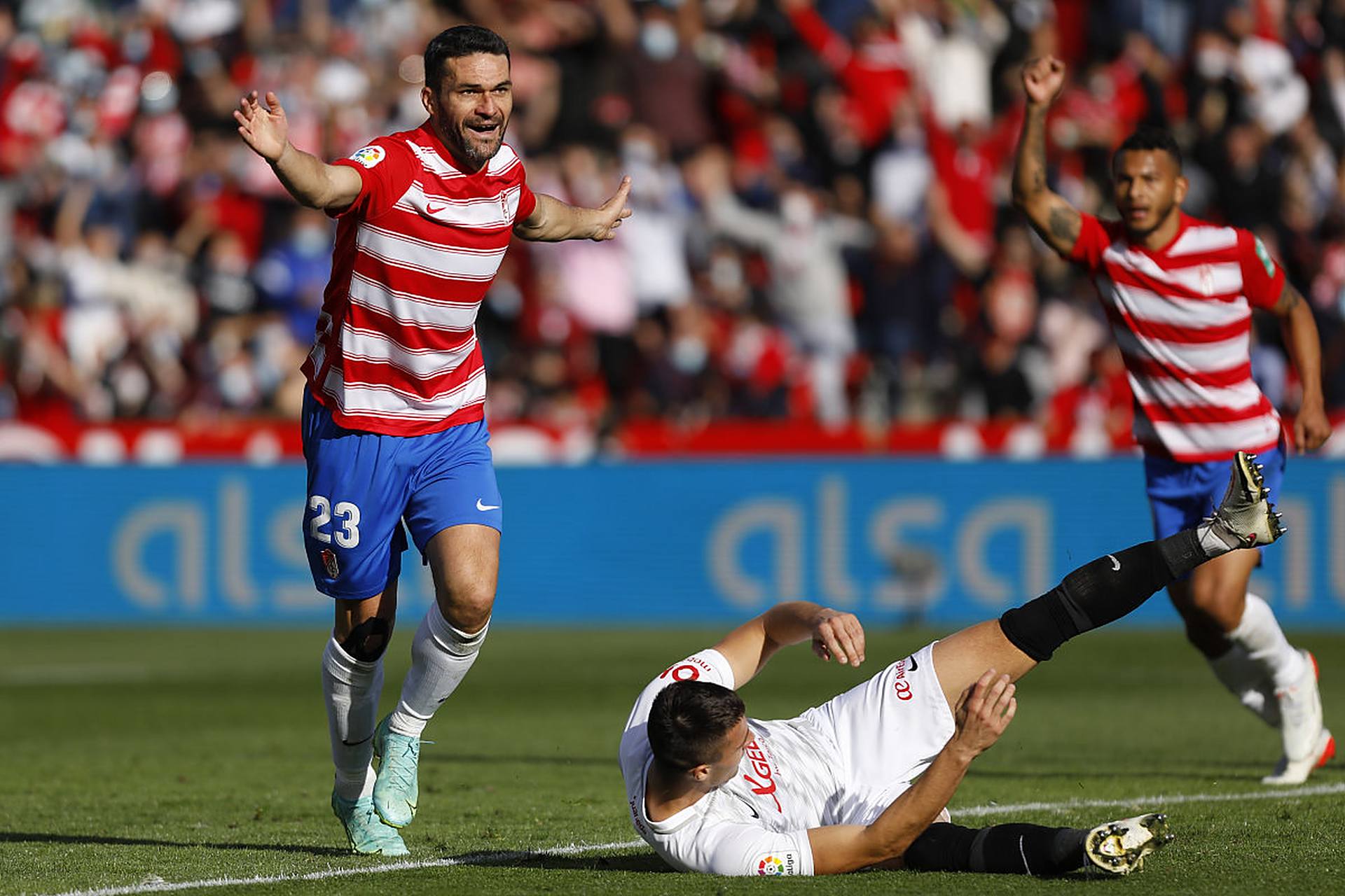 开云体育亚洲官网-关于格拉纳达客场被皇家马德里击败，保级形势不妙的信息